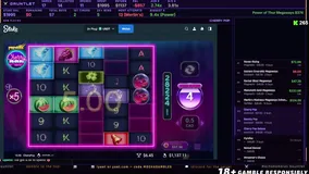 Avance de nuevo juego con criaturas neón y expectativa premium